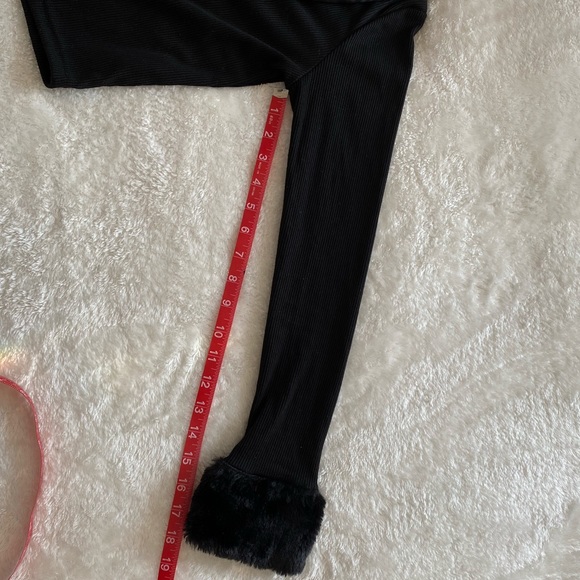 SOLD -Faux-Fur Collar Ribbed Crop Top - Picture 8 of 8